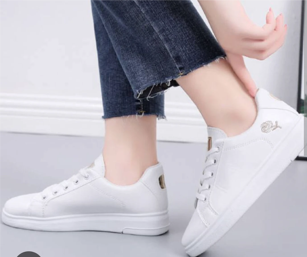 Classic unisex sneakers